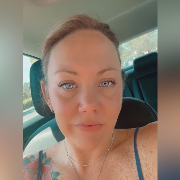 Meet your Posher, Jessica - Picture 1 of 1